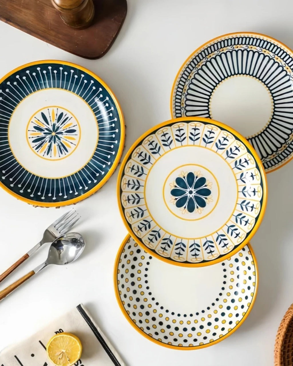 Conjunto de 4 Pratos de Cerâmica com Design Japonês