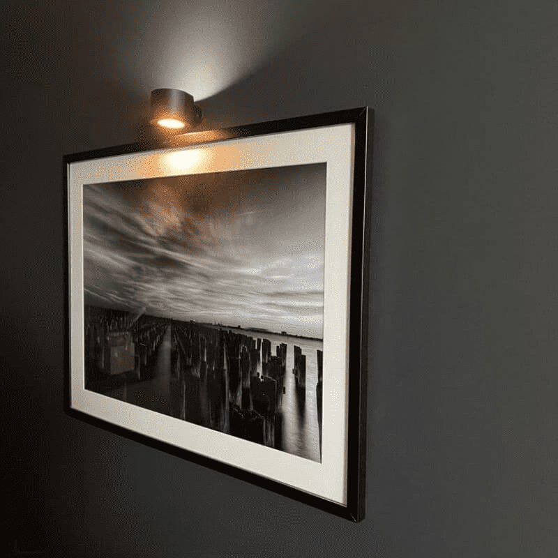 Arandela de Parede LED Bifocal Recarregável Compacta