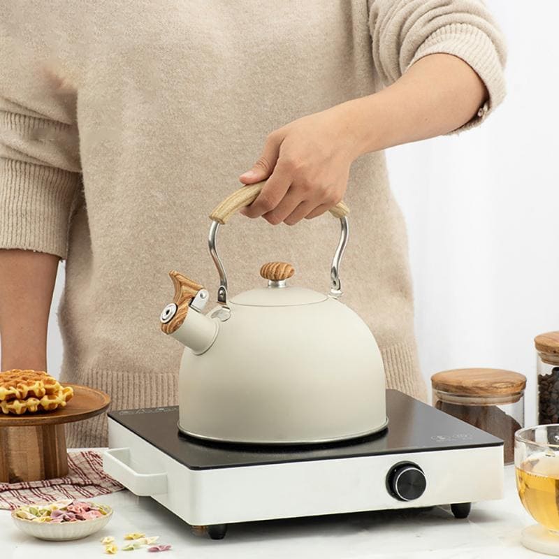 Chaleira de Inox com Apito 2,5 L e Alça de Madeira