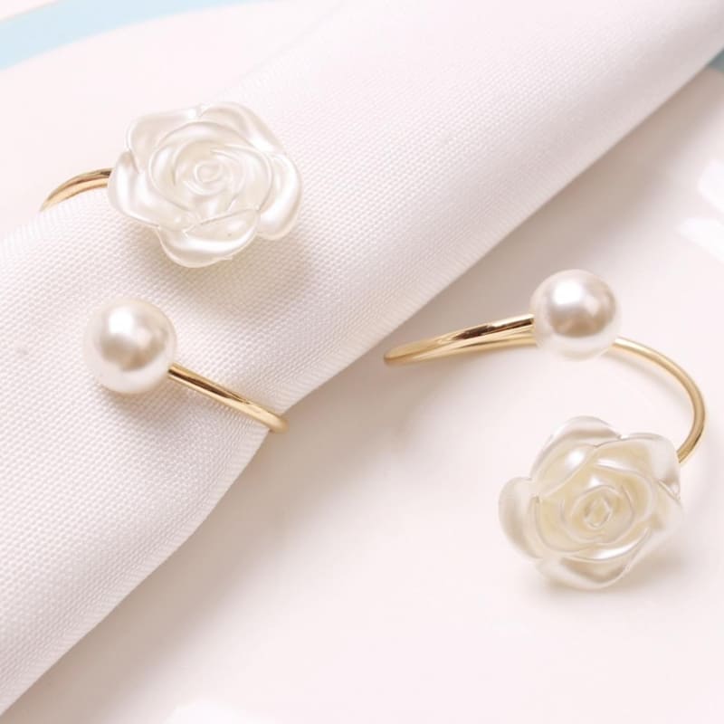 Anéis de Guardanapo com Flor e Pérola – 4 Peças