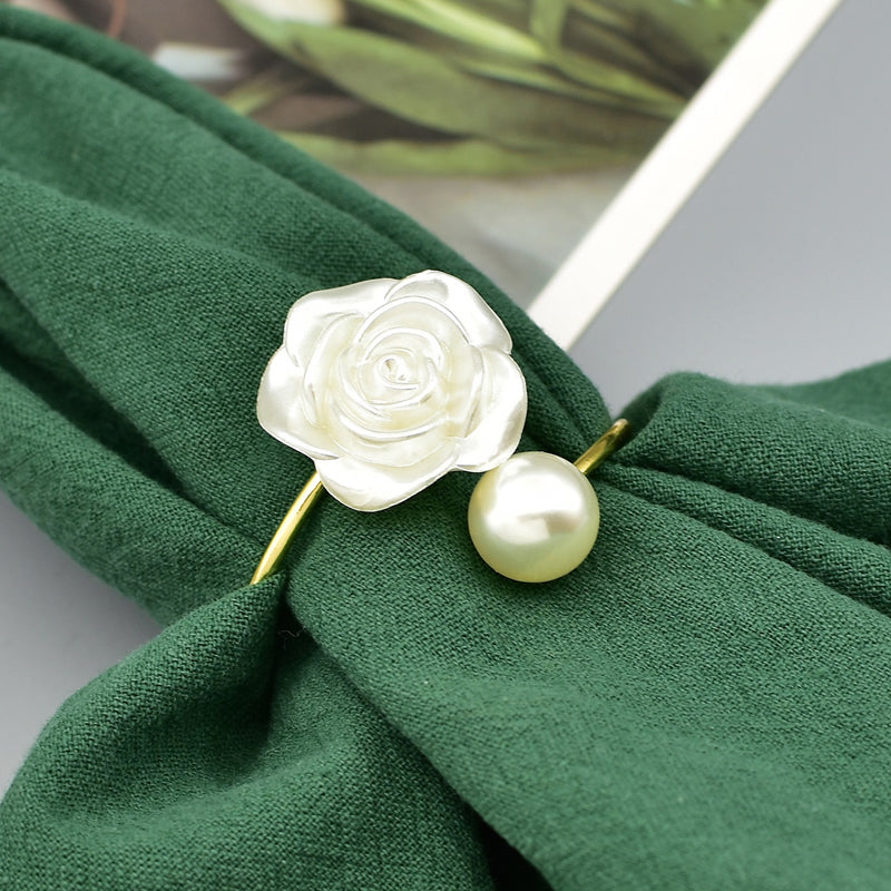 Anéis de Guardanapo com Flor e Pérola – 4 Peças