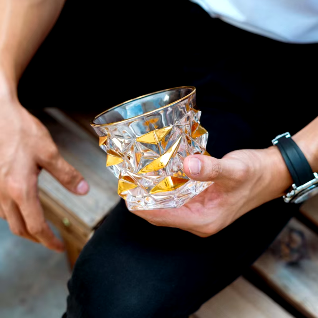 Copos de Whisky em Cristal com Detalhes Dourados Luxuosos