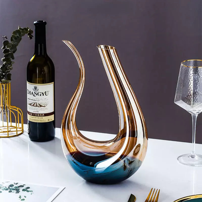 Decanter de Vidro Âmbar Formato Cisne 1500ml Elegante