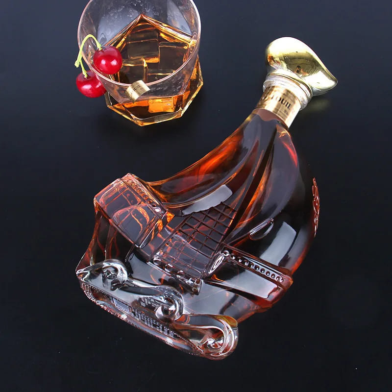 Decanter de Vidro Formato Caravela Para Vinho e Whisky
