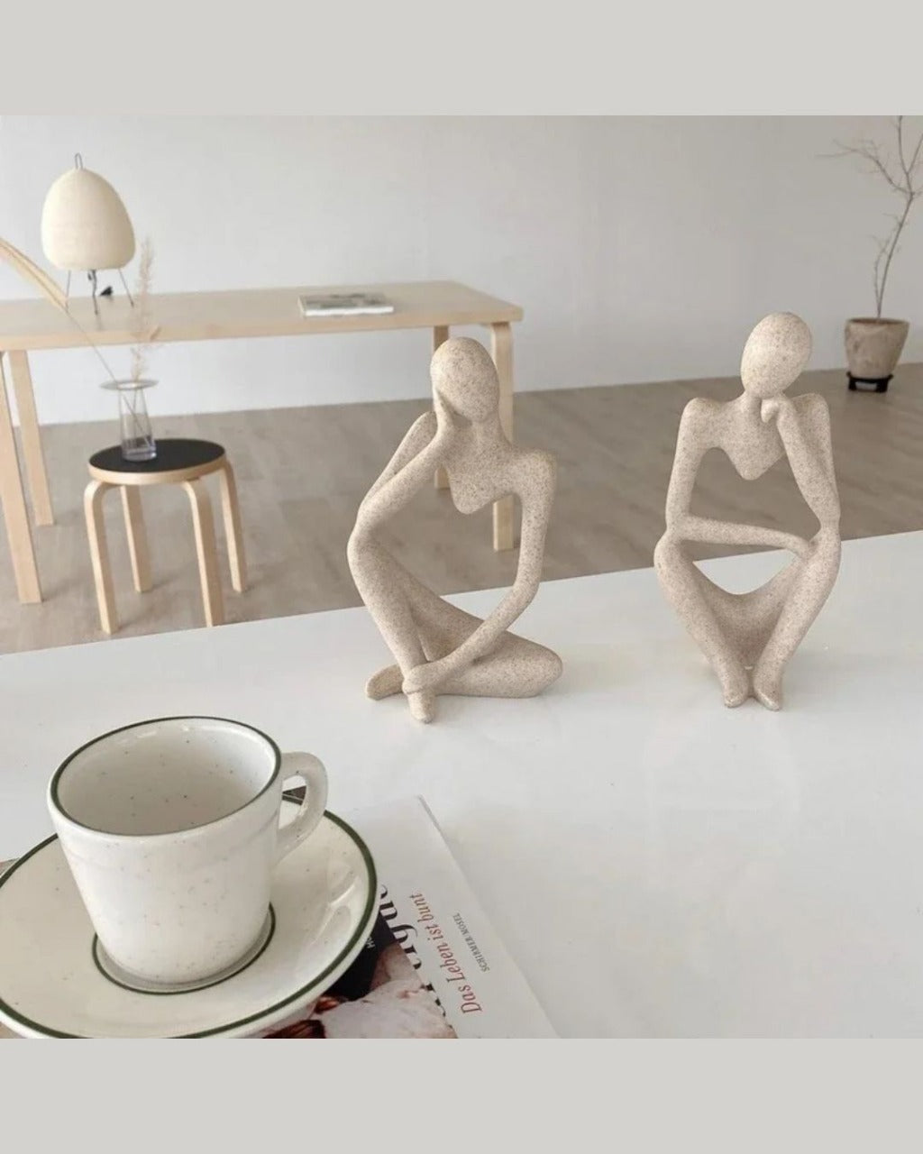 Escultura O Pensador Abstrato Cor Areia Para Escritório e Sala