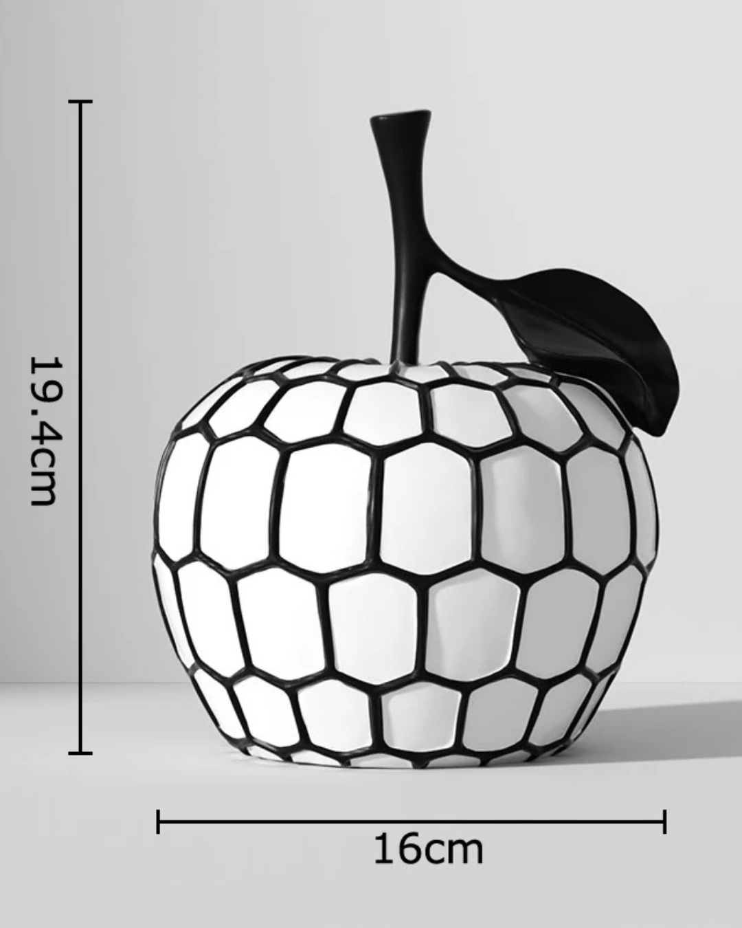 Estátua de Frutas em Resina Preta e Branca Minimalista