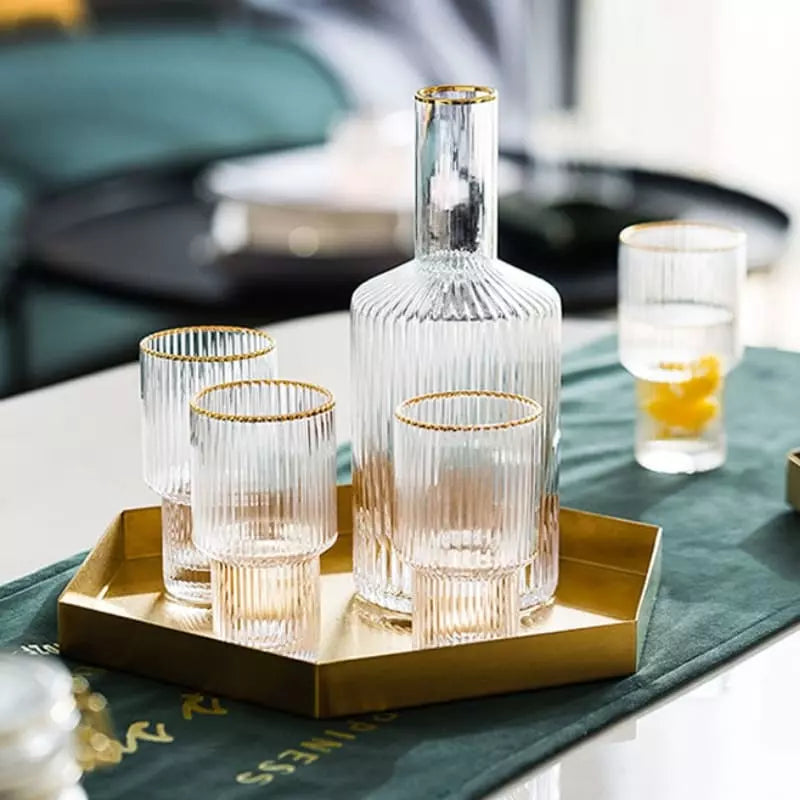 Jarra de Vidro Borossilicato com Copos e Acabamento Dourado