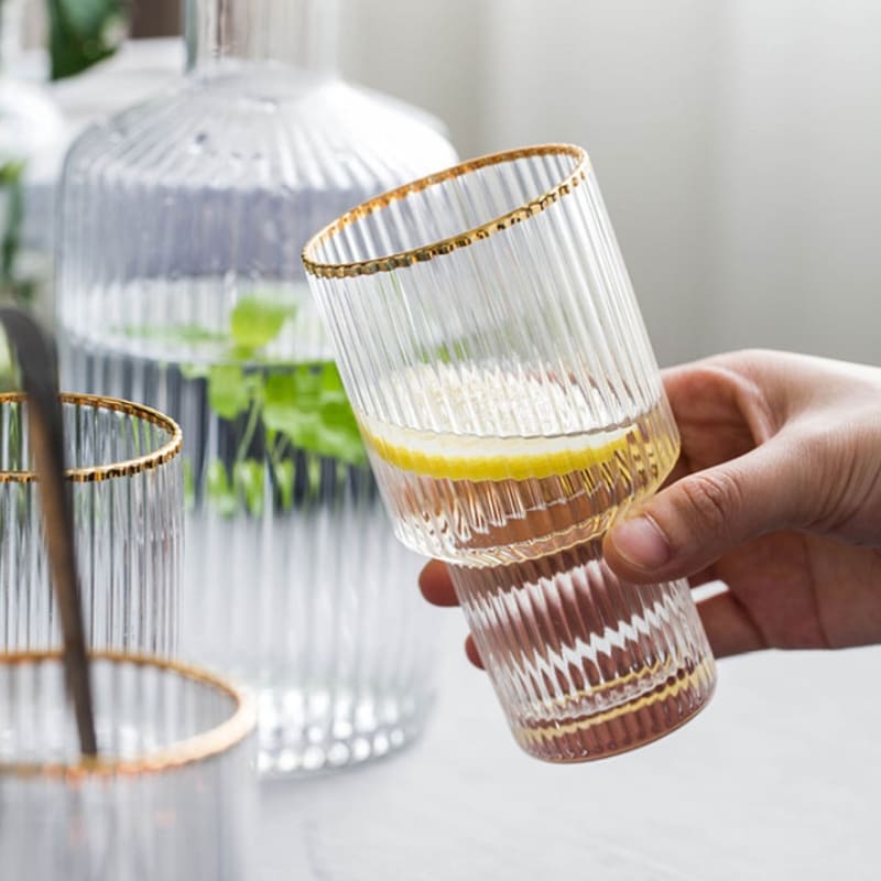 Jarra de Vidro Borossilicato com Copos e Acabamento Dourado