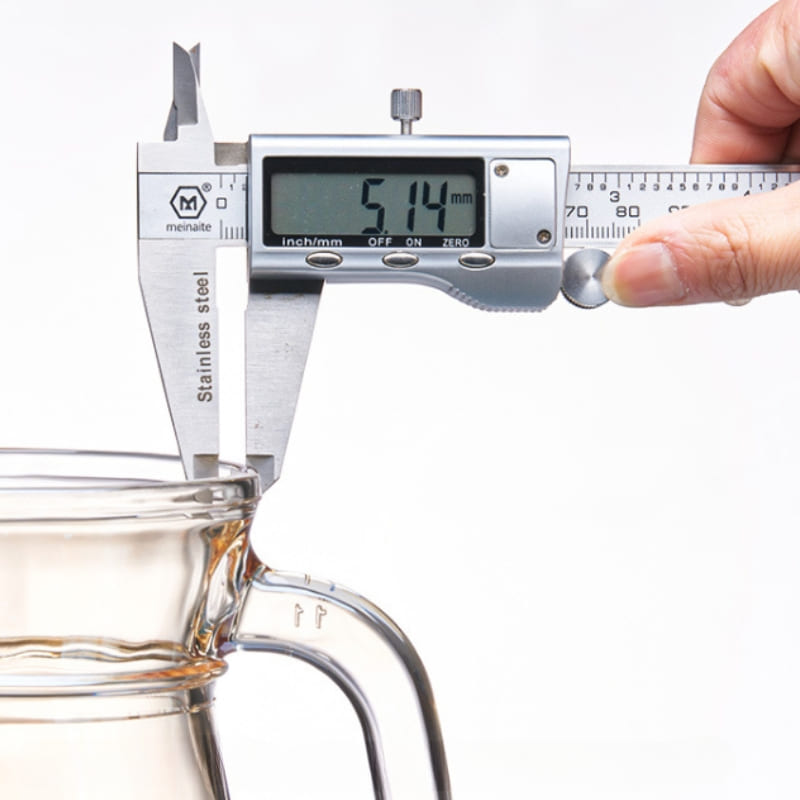 Jarra de Vidro Borossilicato 1,8L com Tampa e Bico Elegante