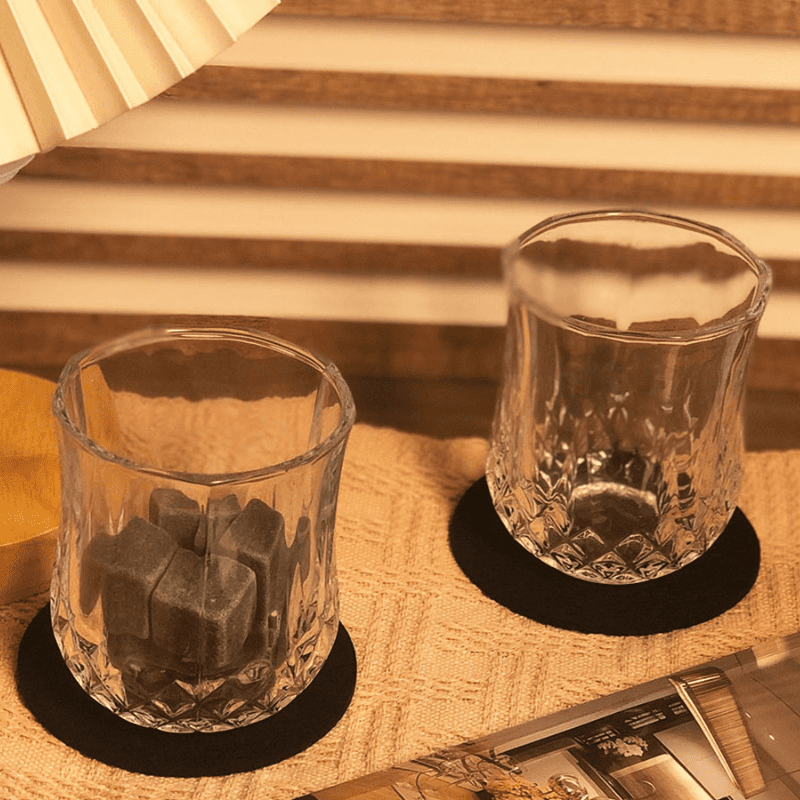 Kit Whisky com Copos e Cubos de Granito Reutilizáveis