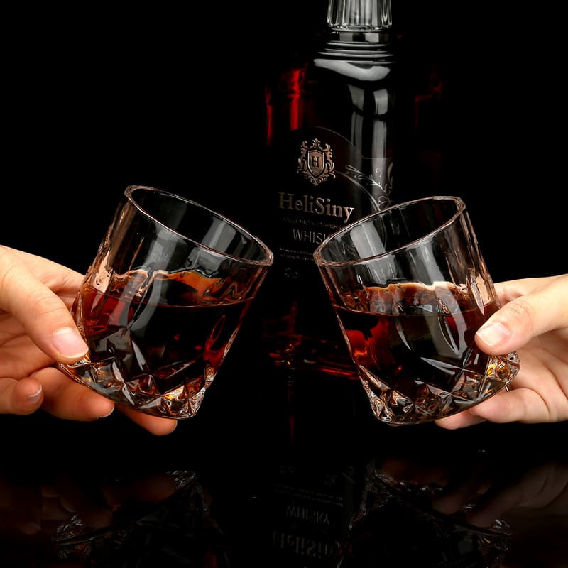 Kit Whisky com Copos e Cubos de Granito Reutilizáveis