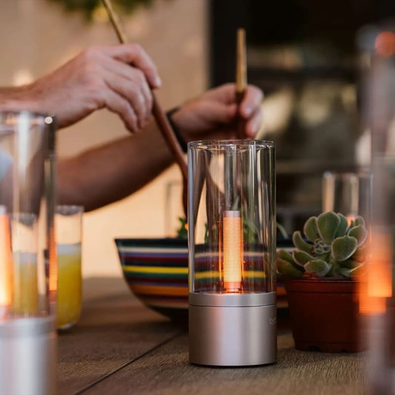 Luminária de Mesa Portátil em Metal com LED Regulável