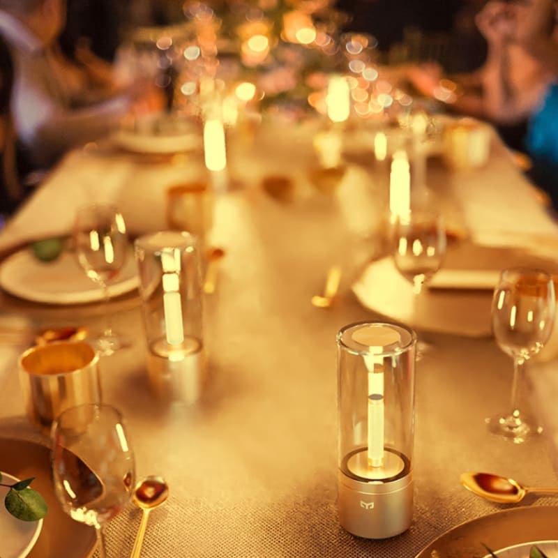 Luminária de Mesa Portátil em Metal com LED Regulável