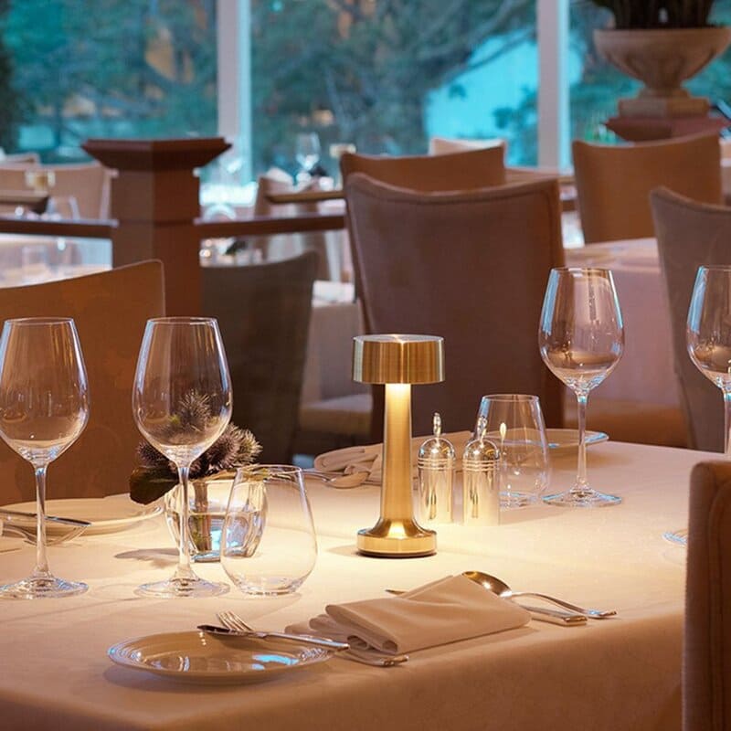 Luminária De Mesa LED Recarregável Retrô Com Dimmer