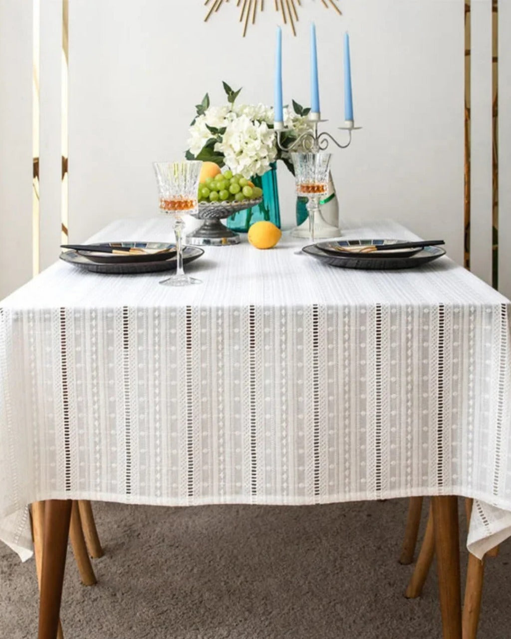 Toalha de Mesa em Algodão Branco com Bordado Francês