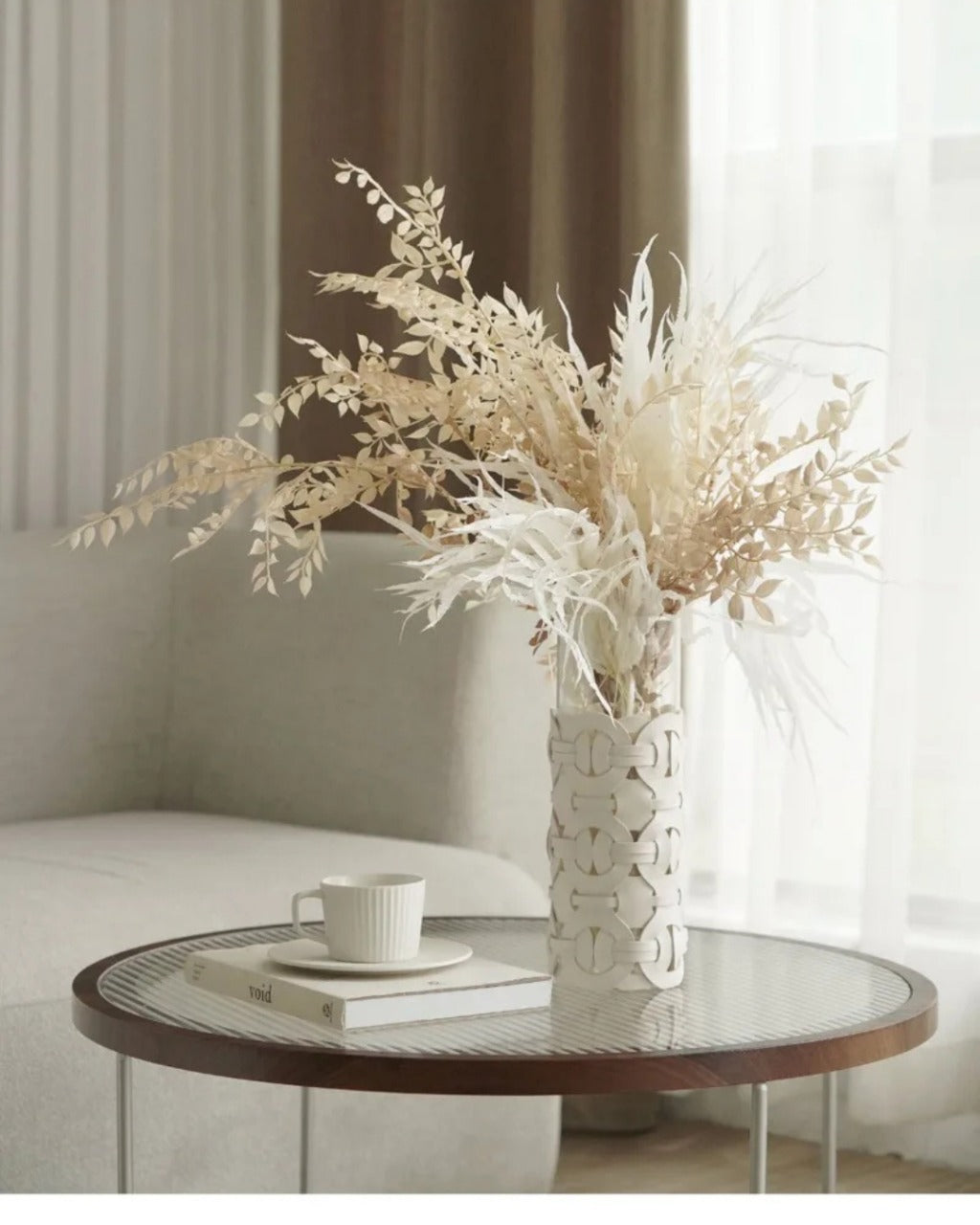 Vaso de Vidro com Detalhe em Couro Trançado Moderno